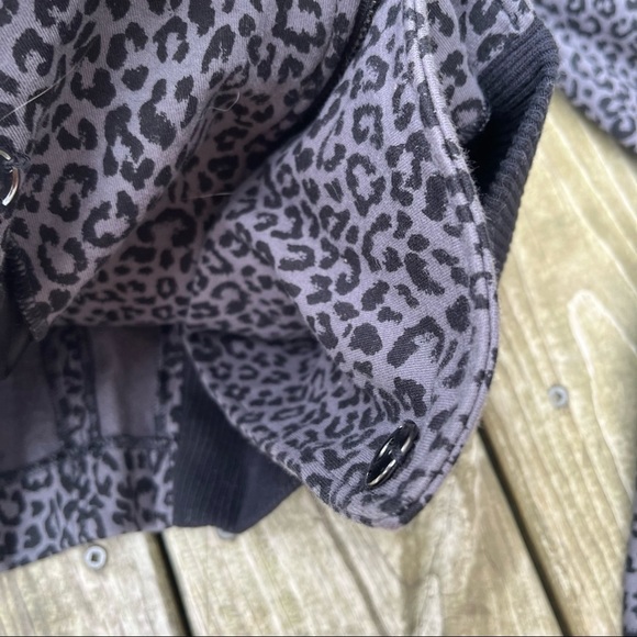 Leopard Print Asymmetrical Zip Moto Sweater Jacket Size S - Picture 8 of 9